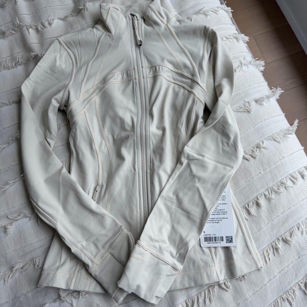 NWT Lululemon Nulu Cropped Define Jacket in Light Ivory Size 6 - Picture 15 of 15